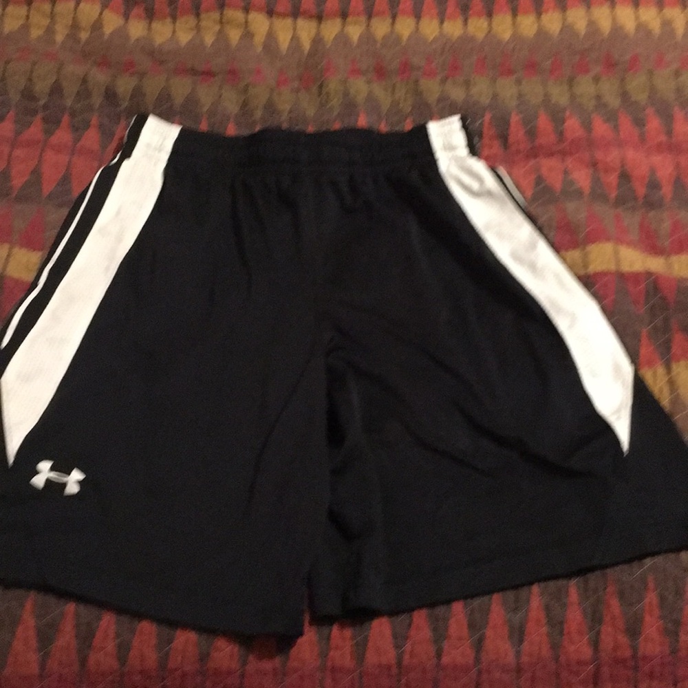 UNDER ARMOUR GYM SHORTS